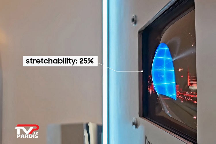 رونمایی از نخستین نمایشگر OLED قابل ارتجاع جهان